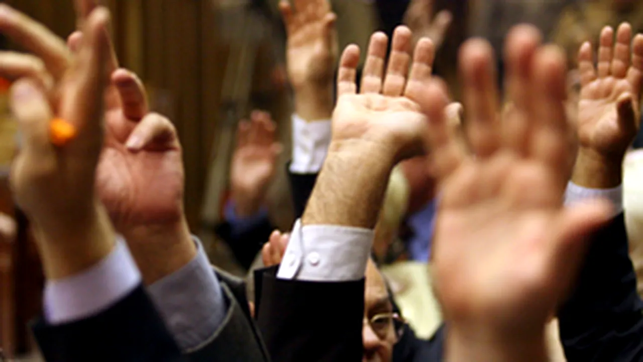 Final Vote On Romanian Biometric Passports Delayed As Deputies Leave Debates