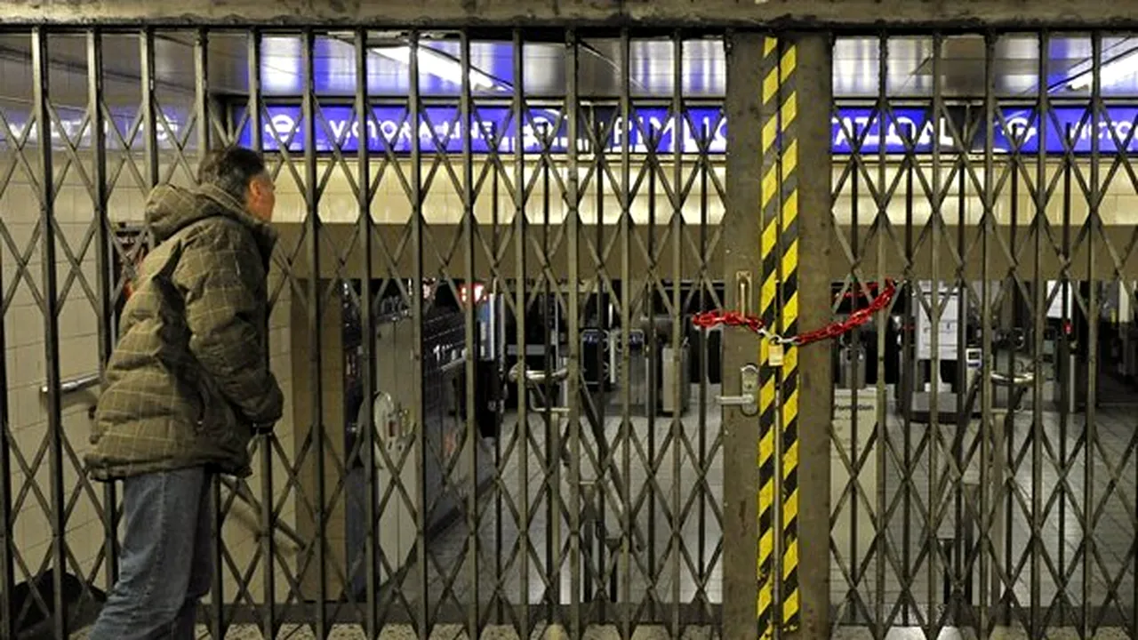 Circulaţia metroului londonez, puternic afectată de a patra grevă din ultimele trei luni