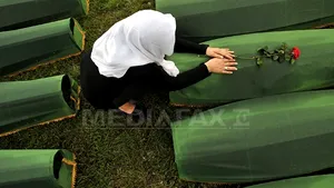 18 ani de la masacrul de la Srebreniţa: Mii de musulmani comemorează victimele - FOTO