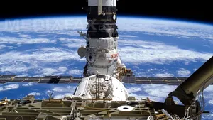 Capsula Soyuz s-a conectat cu succes la ISS. Cei trei astronauţi vor rămâne pe staţie până în septembrie