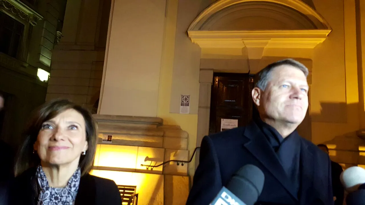 FOTO Preşedintele Klaus Iohannis, la slujba de Înviere: Vă doresc tuturor Sărbători fericite