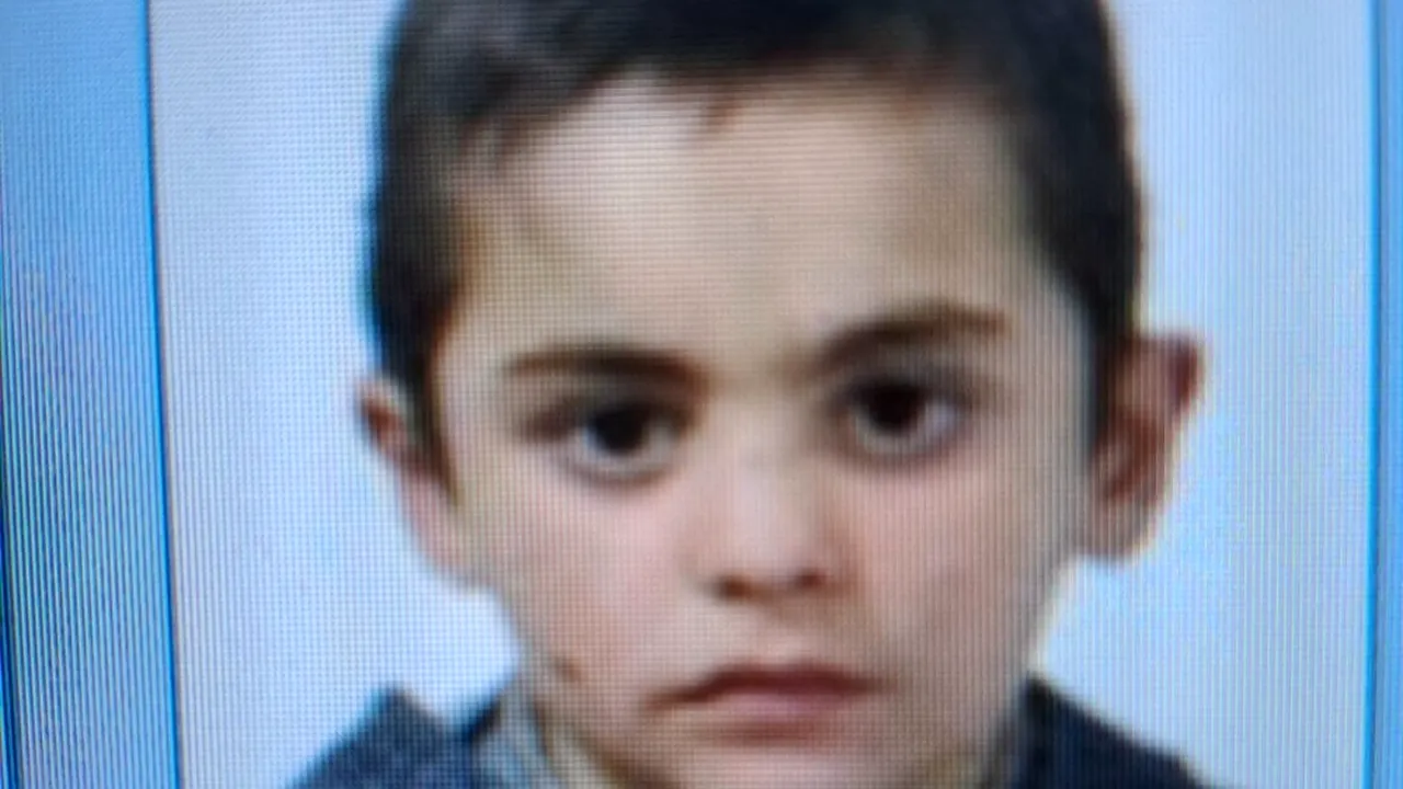 Un copil de 9 ani este căutat de poliţie. El a plecat de acasă şi nu s-a mai întors