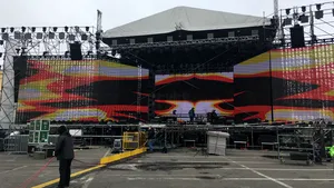 GALERIE FOTO Revelion 2017: Concert în aer liber şi patru tone de artificii în Piaţa George Enescu din Capitală