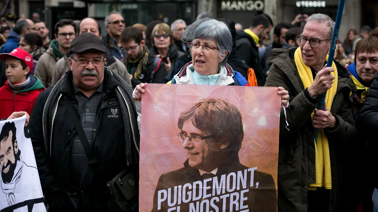 Separatistul Puigdemont vrea să revină la Barcelona. Poliţia îl caută în canalizări şi la zoo