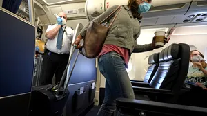 Propunere inedită pentru a aduce diaspora acasă. Moldovenii care revin acasă ar putea fi scutiţi de taxe pentru bunurile deţinute