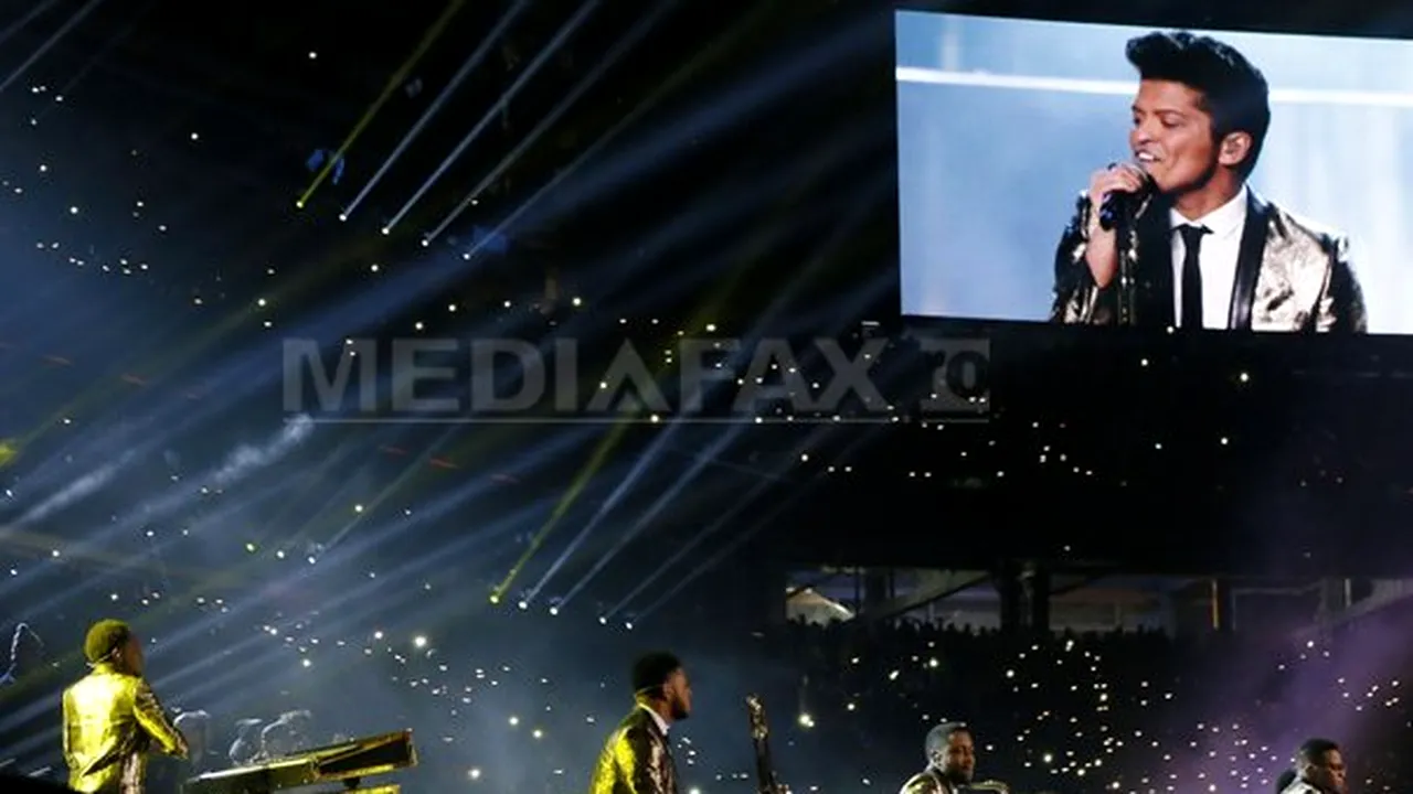Bruno Mars, evacuat după ce scena a luat foc în timpul concertului. Artistul a modificat refrenul: 