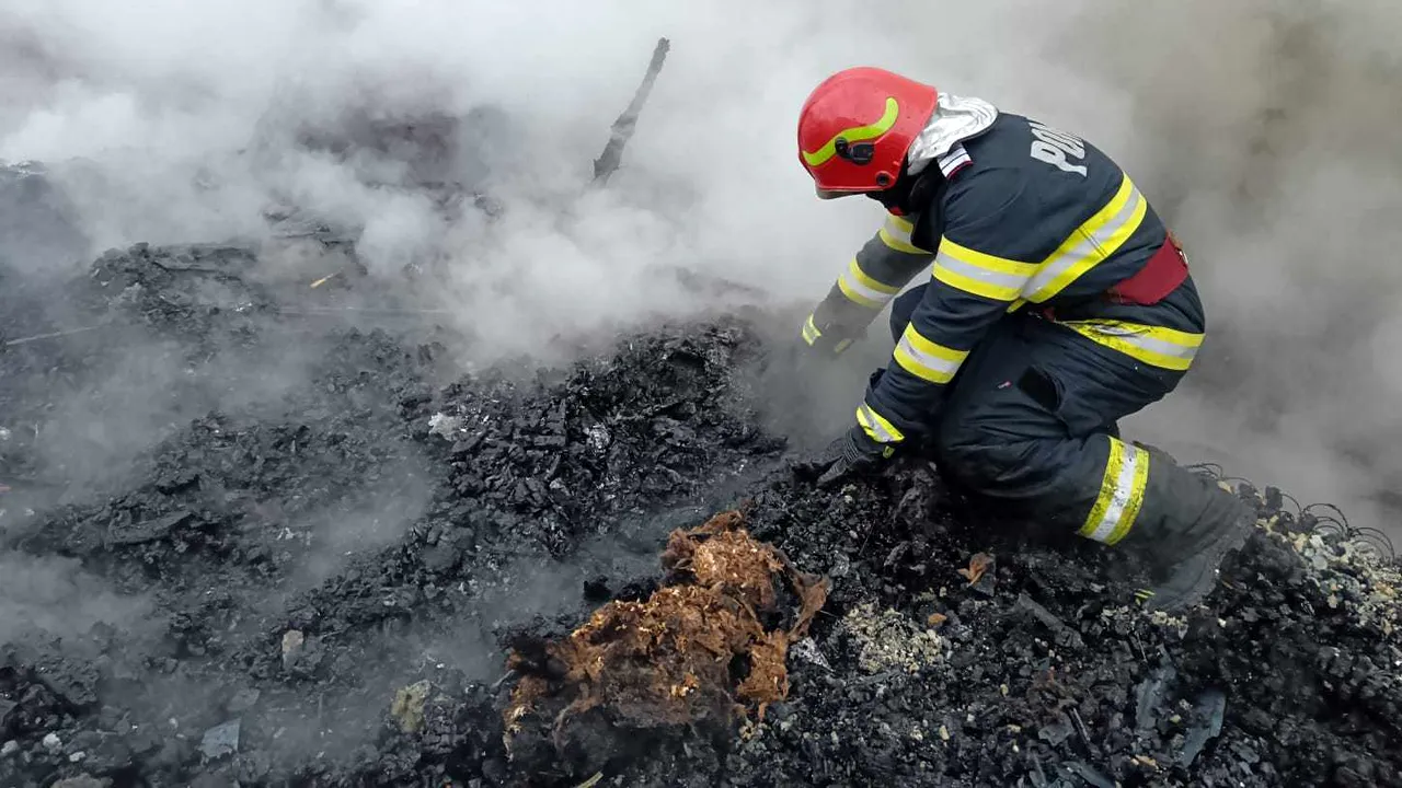 Tragedie în Suceava. Doi copii au murit într-o casă mistuită de flăcări la Voitinel