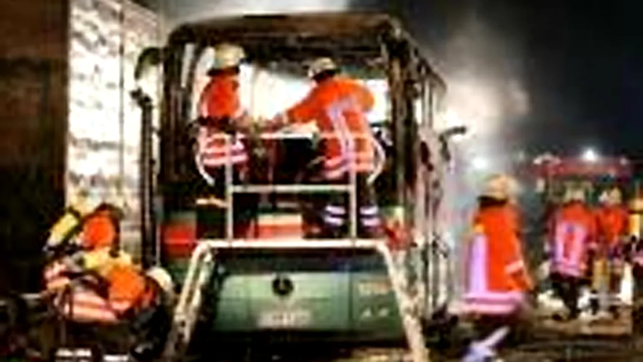 Germania: Cel puţin 20 de morţi, după ce un autocar a luat foc