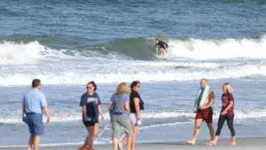 Coronavirus. În Florida se redeschid plajele ca urmare a relaxării restricţiilor de izolare la domiciliu. Reacţia americanilor 