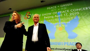 Jimmy Page, Aerosmith şi Black Eyed Peas marchează Ziua Pământului la Beijing