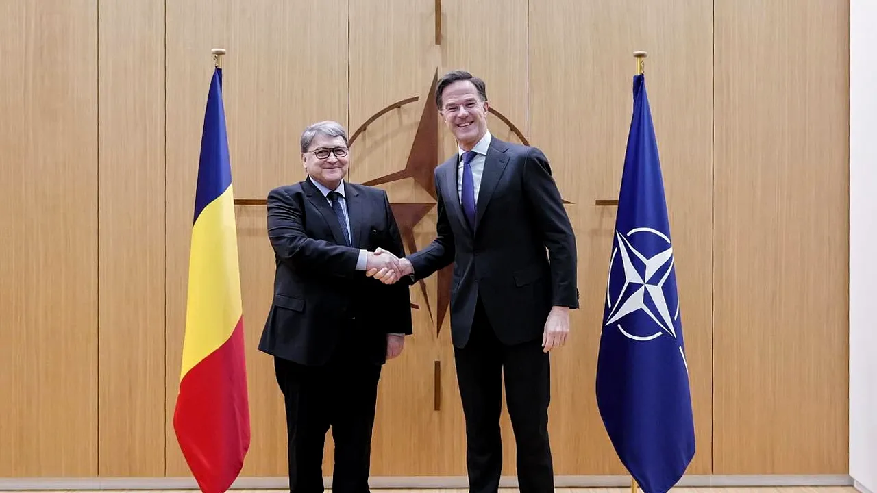 Securitatea de pe Flancul Estic şi regiunea Mării Negre, discutată de Emil Hurezeanu şi Mark Rutte