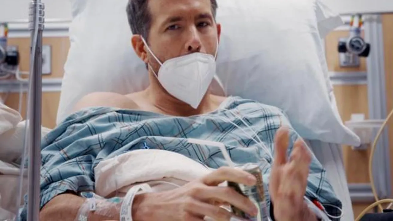 Ryan Reynolds şi-a publicat colonoscopia în urma căreia a descoperit că are un polip 

