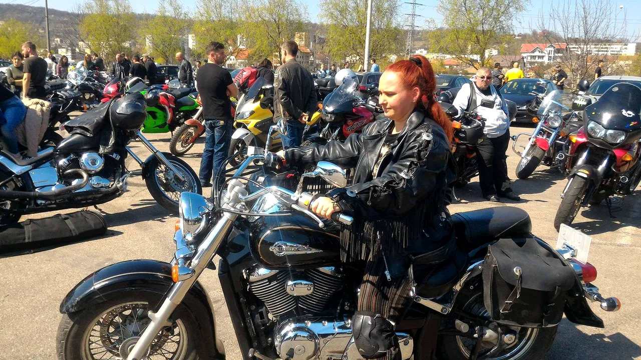 GALERIE FOTO Circa 300 de motociclişti, în paradă pe străzile Timişoarei, în cadrul unei campanii anti-accidente