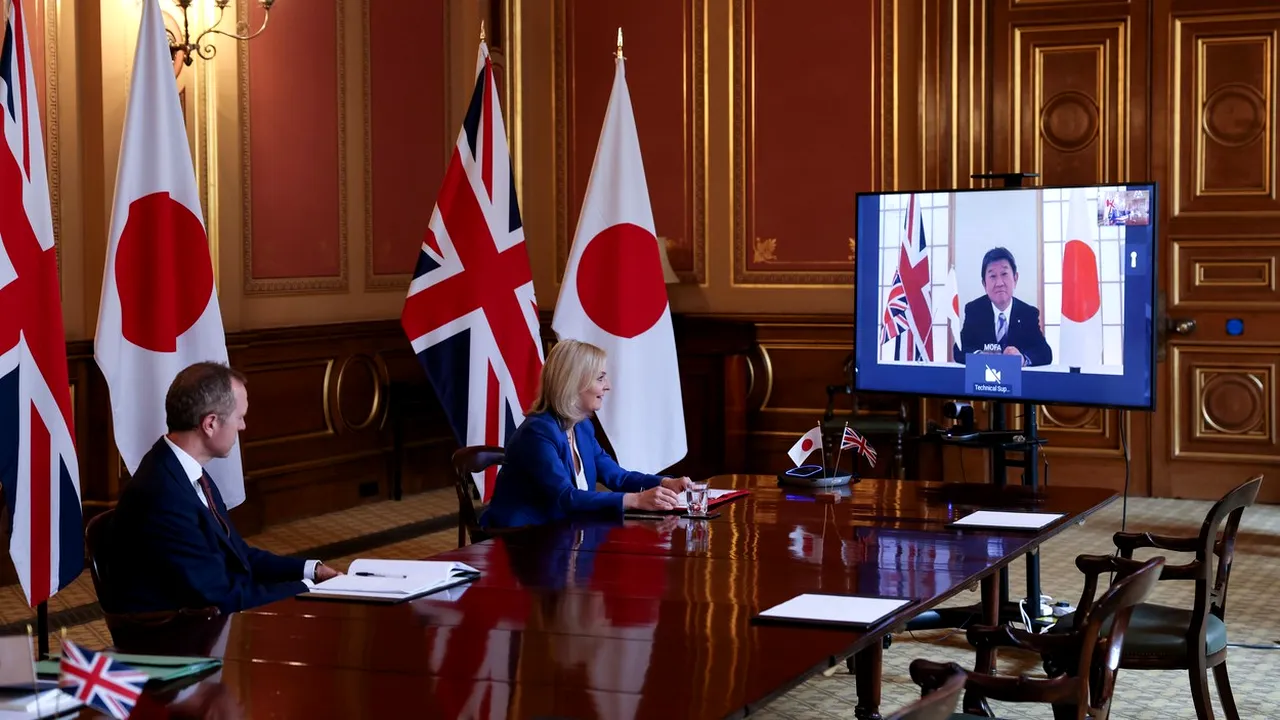 Marea Britanie va intensifica relaţiile militare cu Japonia