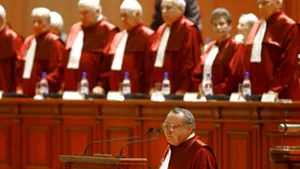 COM: Indicaţiile lui Vida privind modul de procedură în cazul demnitarilor-gafă 