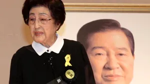 Văduva fostului preşedinte sud-coreean Kim Dae-jung, într-o vizită extrem de rară în Coreea de Nord: 