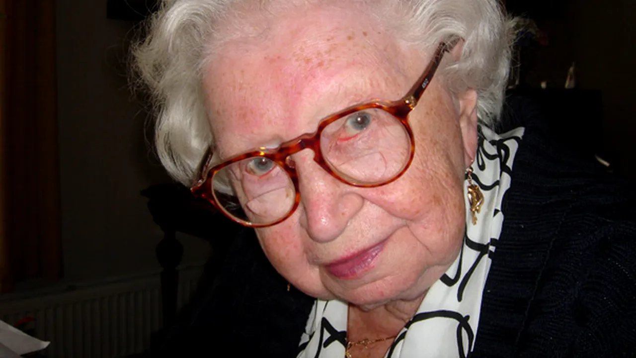 Femeia care a ajutat-o pe Anne Frank să se ascundă a murit la vârsta de 100 de ani