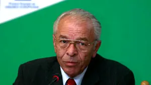 Văcăroiu: Parlamentul e un coteţ în curtea Palatelor