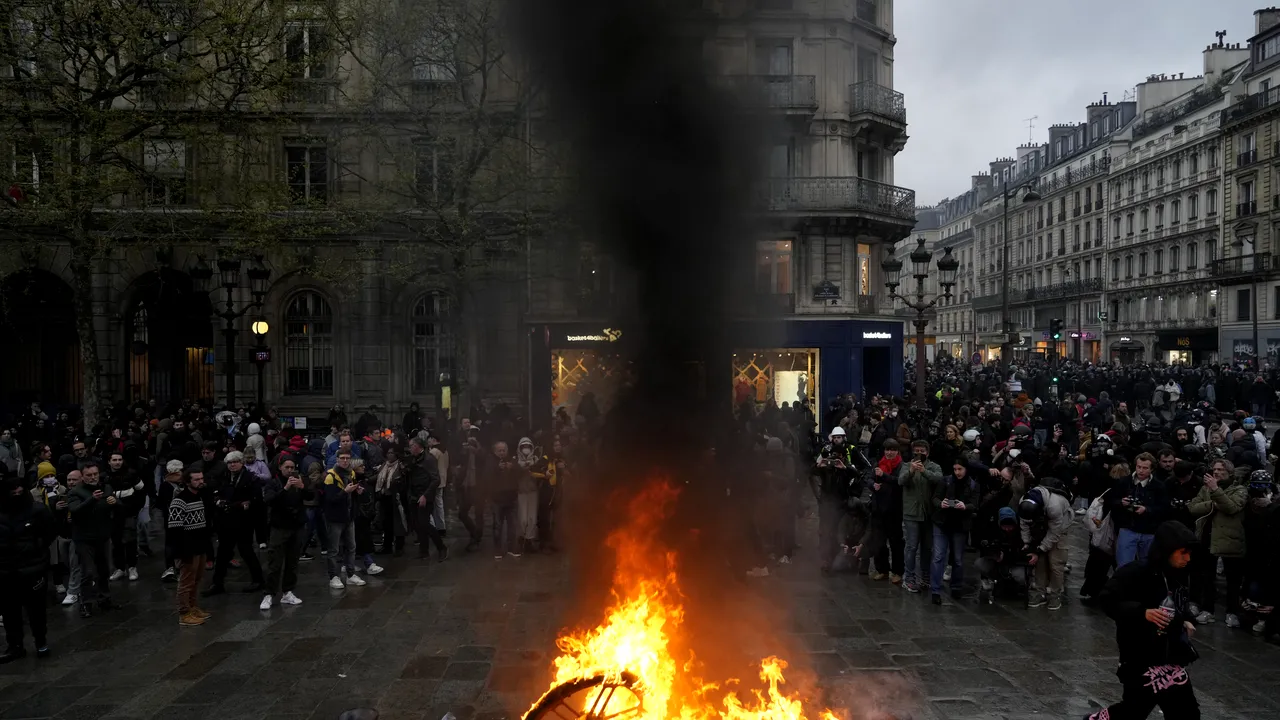 Violenţe sporadice în cursul protestelor din Franţa faţă de reforma pensiilor