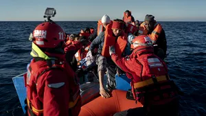 O barcă plină cu migranţi a fost descoperită în zona localităţii Sf. Gheorghe. Două călăuze i-au ajutat să treacă ilegal frontiera 