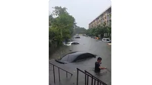 Stare de dezastru în Bangkok: Ploile torențiale au scufundat capitala Thailandei și au blocat zeci de mii de oameni