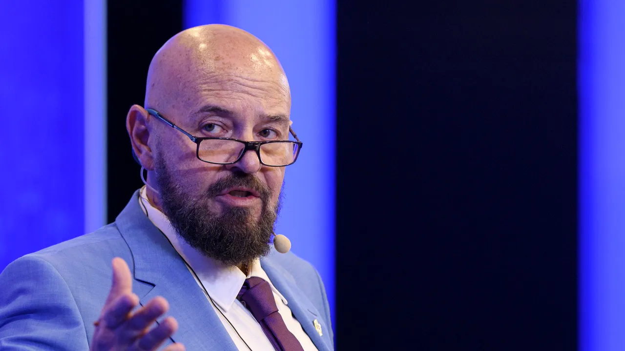 Piedone îl critică pe Nicuşor Dan: „Ţi-ai permis să jigneşti românii creştini ortodocşi care nu sunt ca tine”