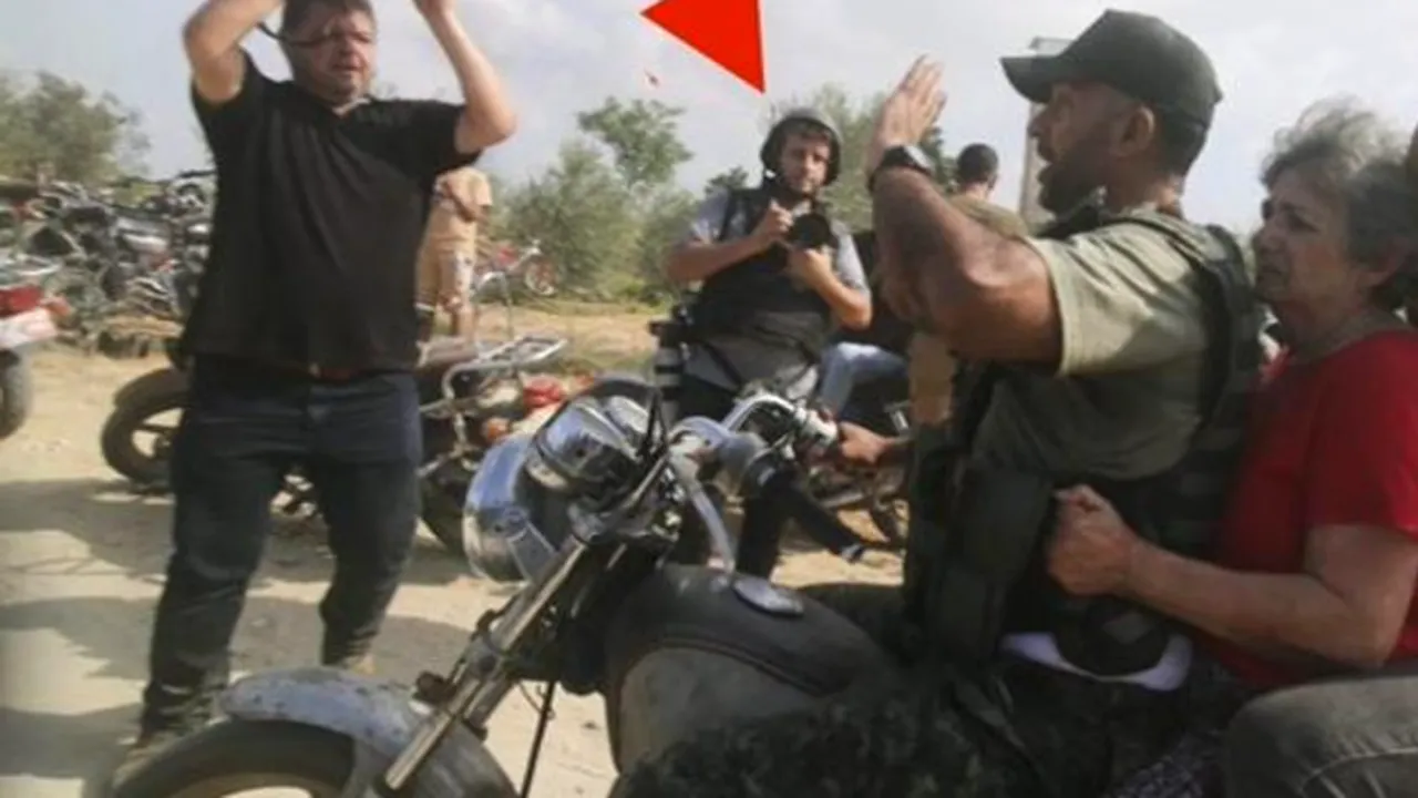 Misterul prezenţei a 4 fotografi la locul atacului declanşat de teroriştii Hamas: cine sunt indivizii mai informaţi decât serviciile secrete israeliene