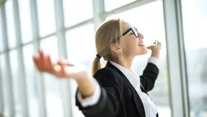 Expert Stanford: Oamenii care au mai mult noroc în viață fac aceste 5 lucruri