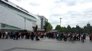 PROTESTUL profesorilor din Craiova | Sindicaliştii spun că unităţile şcolare nu mai au bani să-şi plătească angajaţii