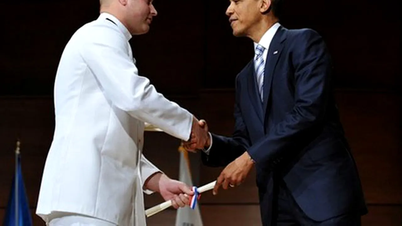 Un român, felicitat de Barack Obama. Vezi discursul ţinut de preşedintele american în faţa steagului României - VIDEO