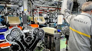 Renault deschide o fabrică uriaşă în Maroc. Sindicaliştii francezi acuză un proces de 