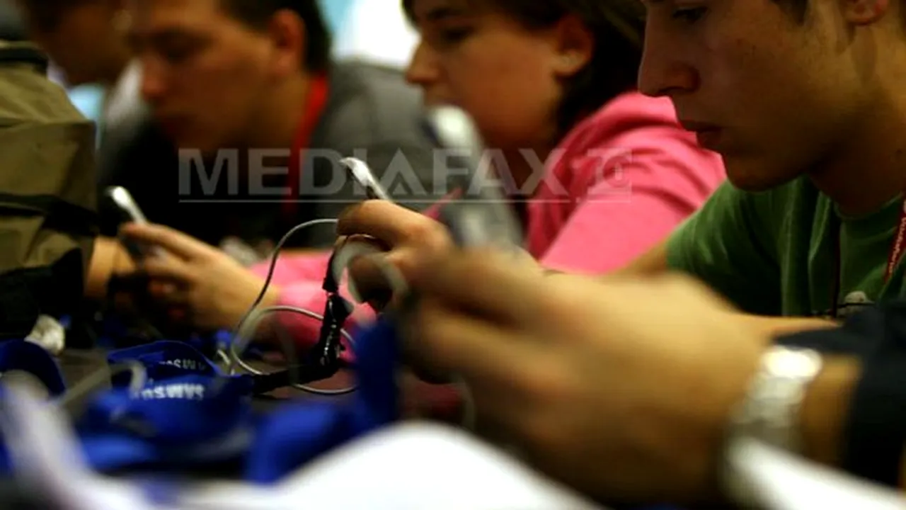 Dependenţa de smartphone: Cele 6 semne care demonstrează că celularul cauzează stres
