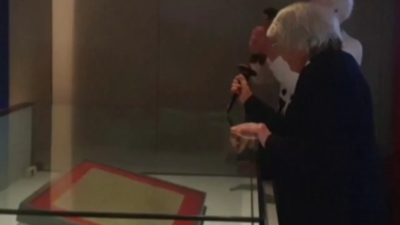 Doi pensionari au încercat să spargă carcasa care protejează Magna Carta de la British Library