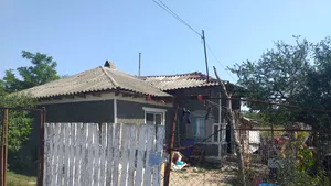 Un bărbat şi-a înjunghiat soţia apoi a încercat să se sinucidă. Poliţiştii au deschis un dosar penal