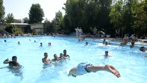 Incidentul cu clor de la ştrandul Moghioroş din Bucureşti. Sancţiuni de la ANPC pentru activităţile desfăşurate