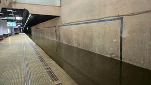 Stația de metrou inundată în urma furtunii rămâne închisă. Circulația pe Magistrala 1, reorganizată
