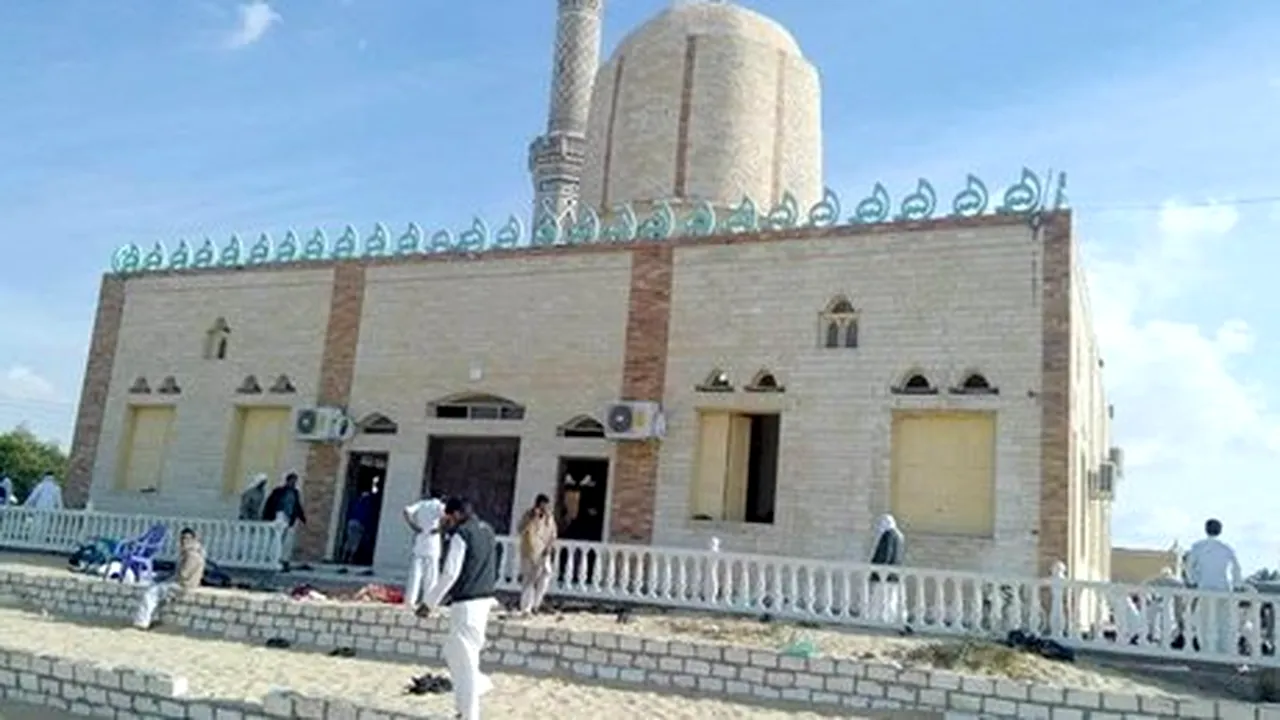 ATENTAT sângeros la o moschee din Egipt: cel puţin 235 de morţi şi zeci de răniţi. Bilanţ în creştere