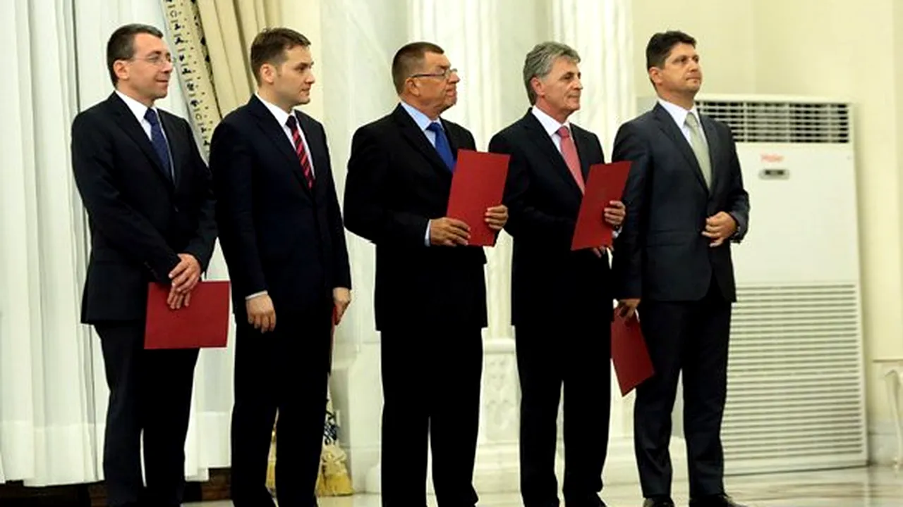 Titus Corlăţean, Mircea Duşa, Radu Stroe, Dan Şova, Mihai Voicu au depus jurământul de învestitură