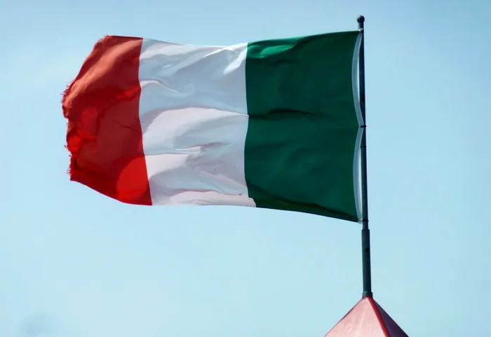 EXTERNE Italia: Șapte răniți după ce un șofer a intrat cu mașina în pietoni în centrul orașului Modena