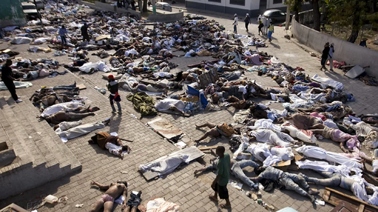 Drumuri blocate cu cadavre în Haiti - VIDEO