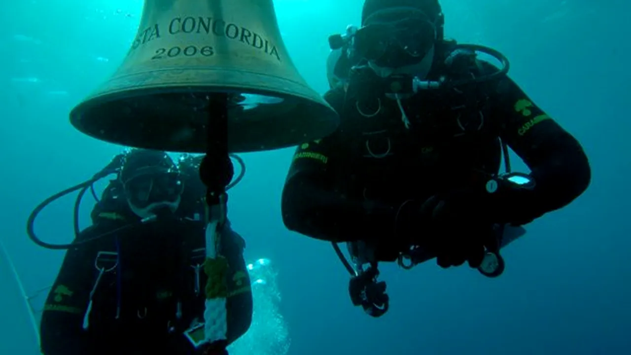 NAUFRAGIUL COSTA CONCORDIA: Mai multe cadavre au fost găsite în epava navei
