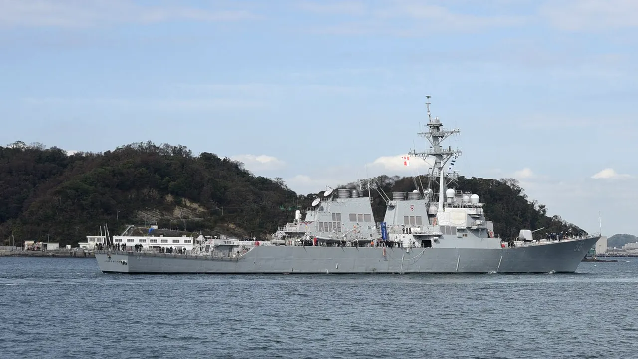 China denunţă subminarea stabilităţii, după ce o navă militară a SUA a tranzitat Strâmtoarea Taiwan 