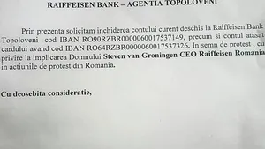 Angajaţii unui ocol silvic şi-au închis contul la bancă în semn de protest faţă de participarea şefului Raiffeisen Bank la mitigurile antiguvernamentale