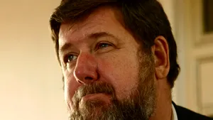 Hossu: 35% din bugetarii cu salarii mici îşi vor pierde locul de muncă