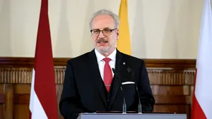 Preşedintele leton vrea o bază NATO permanentă pentru a se proteja împotriva agresiunii ruseşti