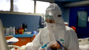 Coronavirus în România LIVE UPDATE 13 martie. 4.964 de cazuri noi COVID-19 şi un deces înregistrat la categoria 10-19 ani. Bilanţ complet