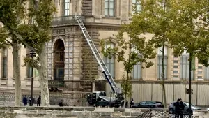 Jaful secolului de la Luvru. A fost prins încă un membru al bandei, ce se întâmplă cu bijuteriile furate