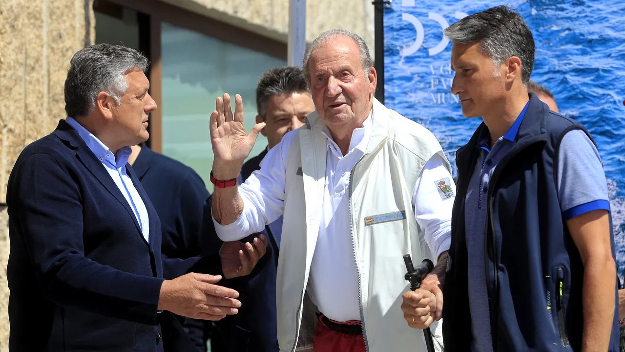 Fostul rege al Spaniei, Juan Carlos, s-a întors din exil după mai bine de doi ani. 