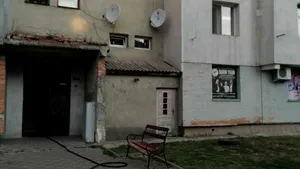Botoşani: 23 persoane, dintre care 12 copii, au fost nevoite să iasă din locuinţe din cauza unui incendiu