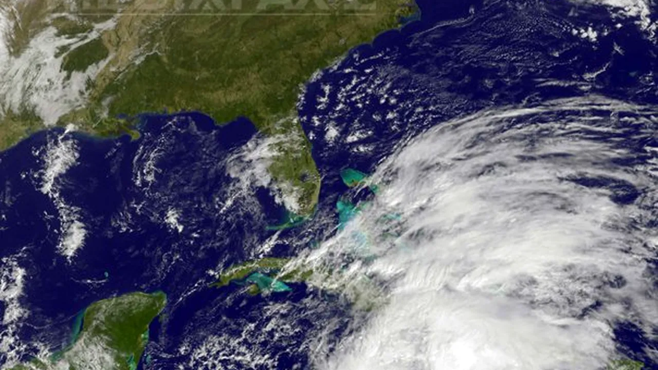Uraganul Sandy ajunge în Cuba, după ce a traversat Jamaica